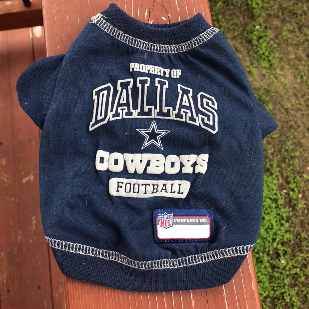 Dallas Cowboys football light sweatshirt.